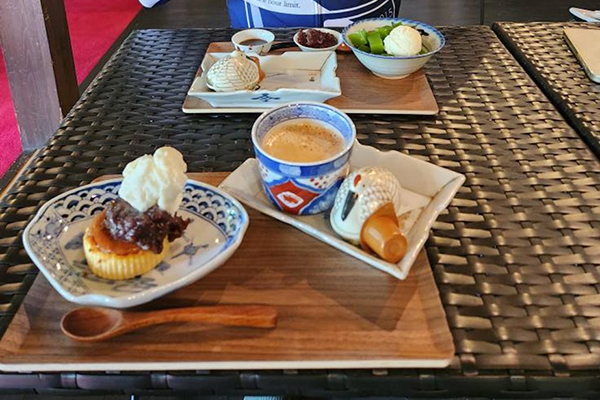 �Ö��ƃJ�t�F